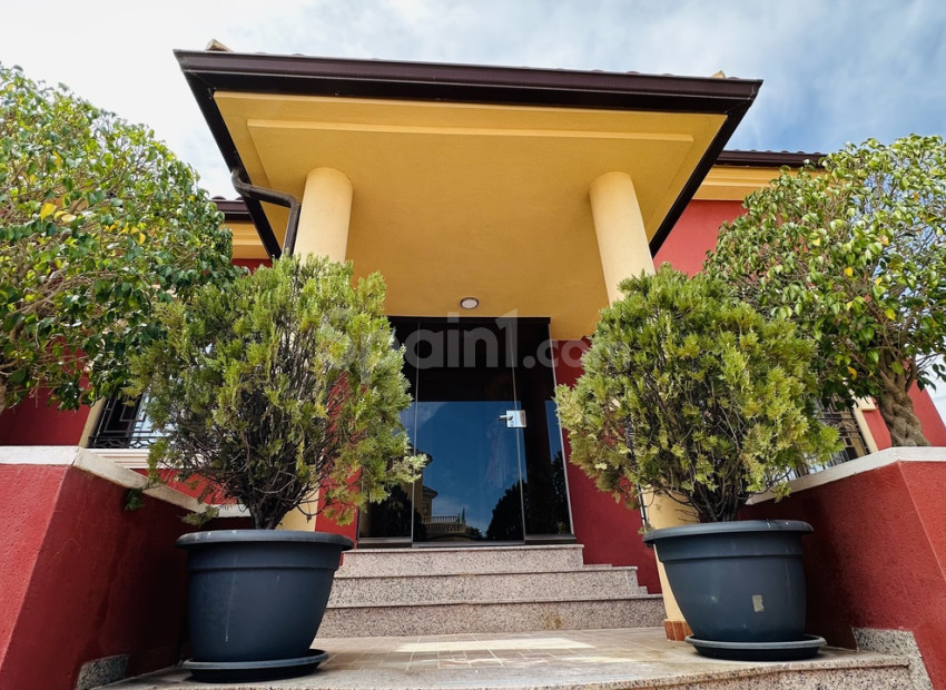 Segunda mano - Villa -
Algorfa