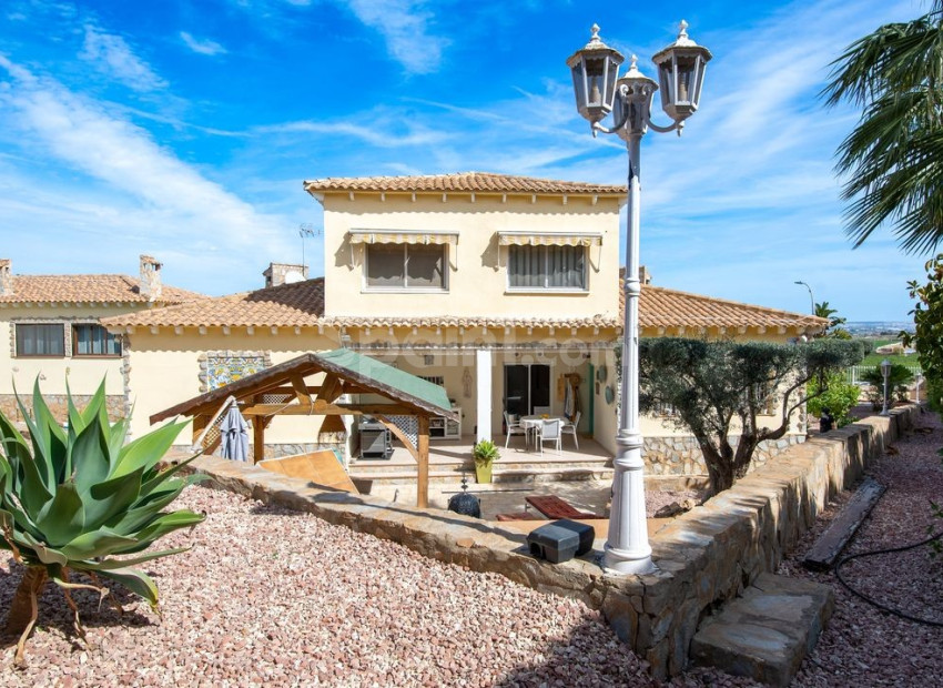 Segunda mano - Villa -
Algorfa