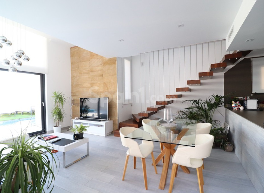 Segunda mano - Villa -
Cabo Roig - Lomas de Cabo Roig