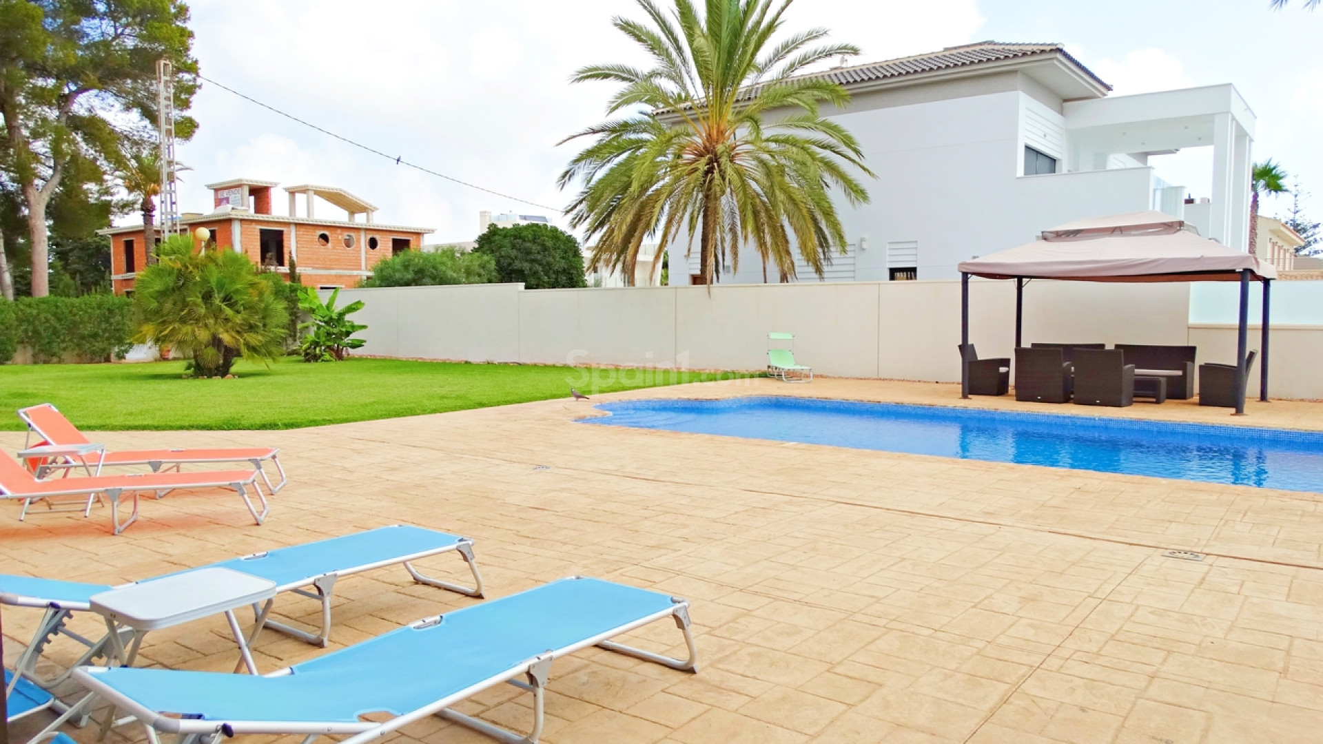 Segunda mano - Villa -
Cabo Roig