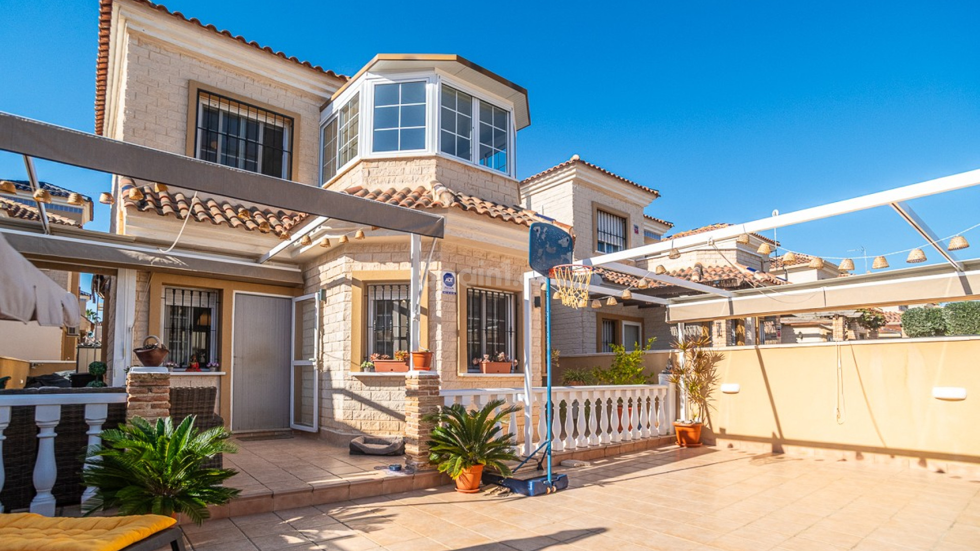 Segunda mano - Villa -
GUARDAMAR DEL SEGURA - EL RASO