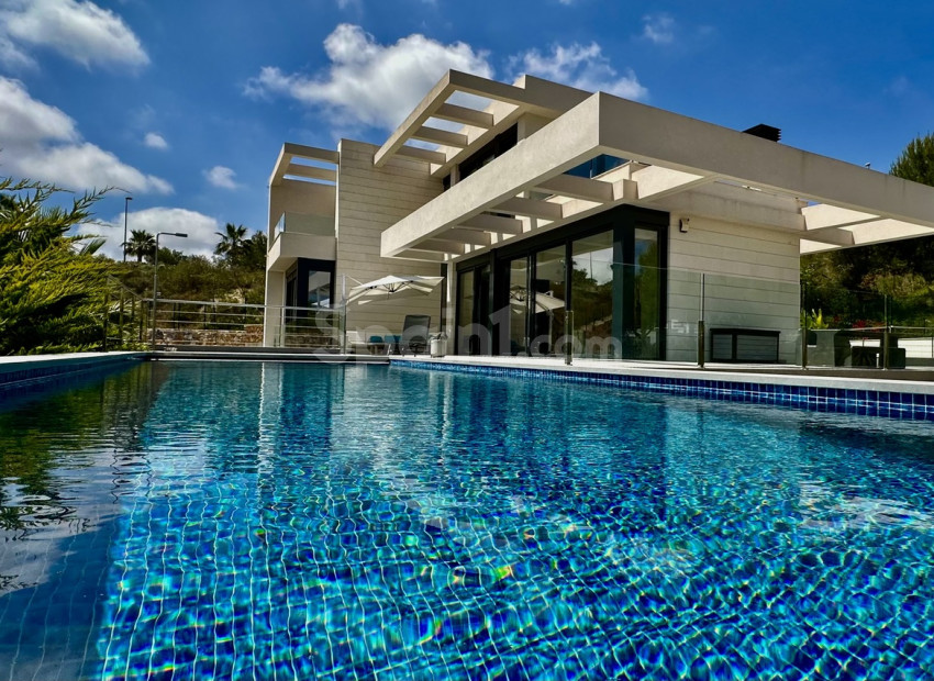 Segunda mano - Villa -
Las Colinas Golf Resort