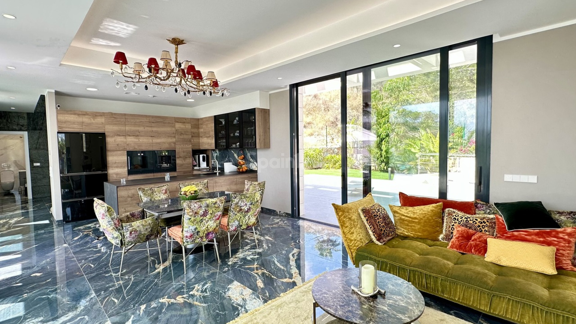 Segunda mano - Villa -
Las Colinas Golf Resort