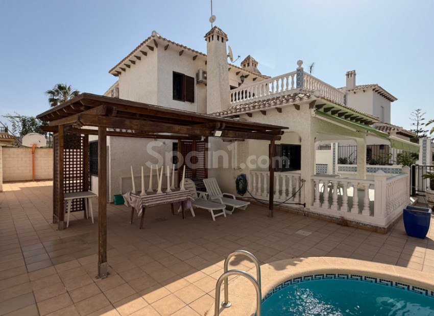 Segunda mano - Villa -
Orihuela - Costa Blanca Sur