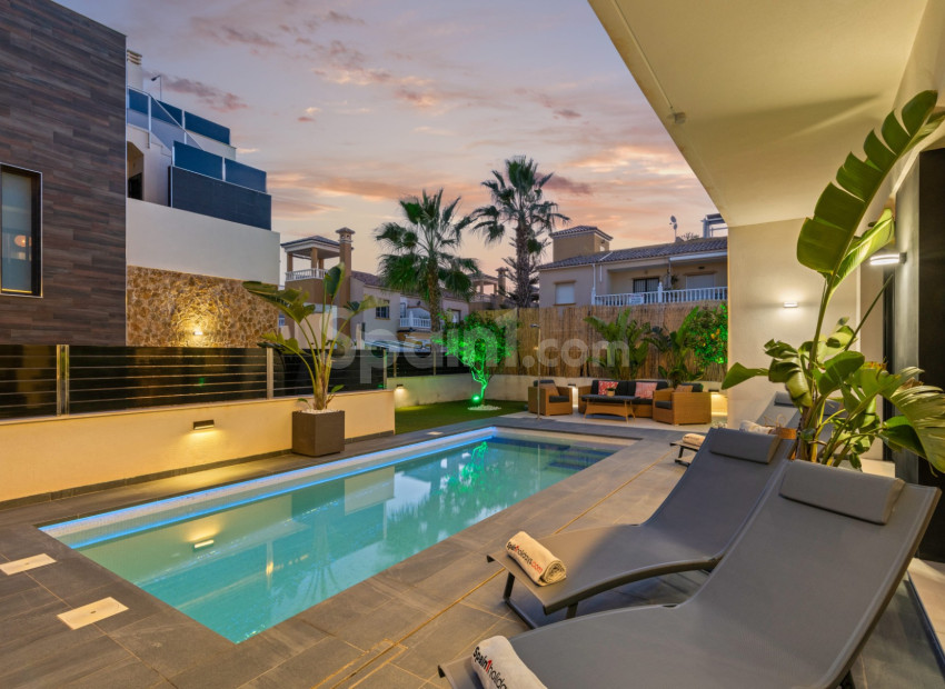 Segunda mano - Villa -
Orihuela Costa - Lomas de Campoamor