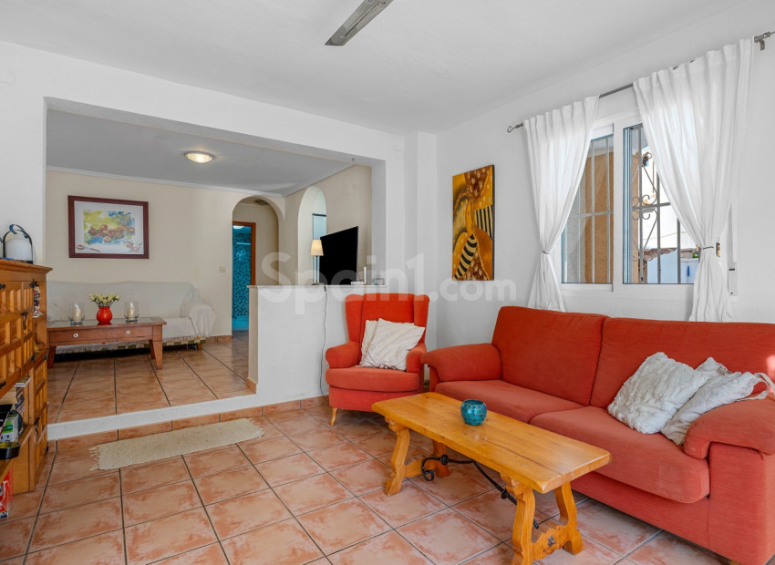 Segunda mano - Villa -
Orihuela Costa - Playa Flamenca