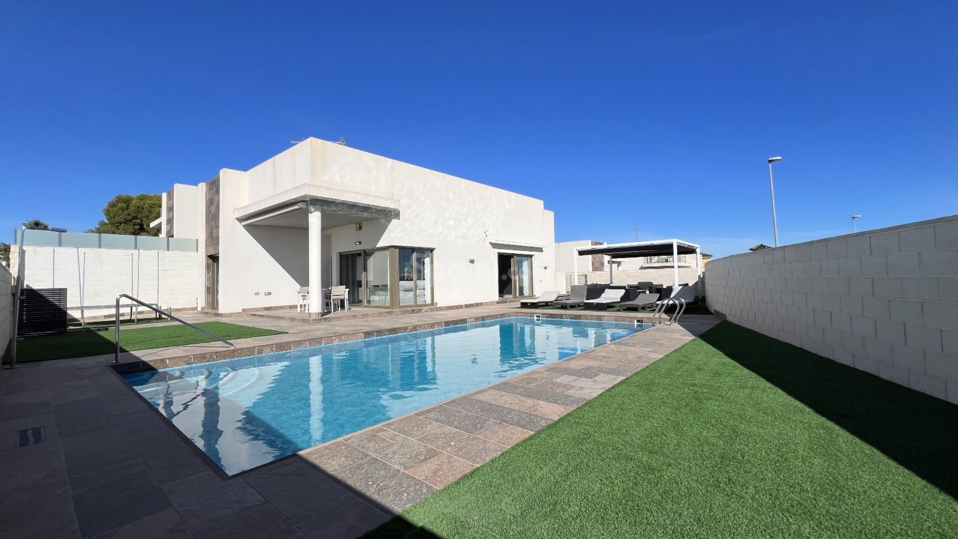 Segunda mano - Villa -
Orihuela Costa