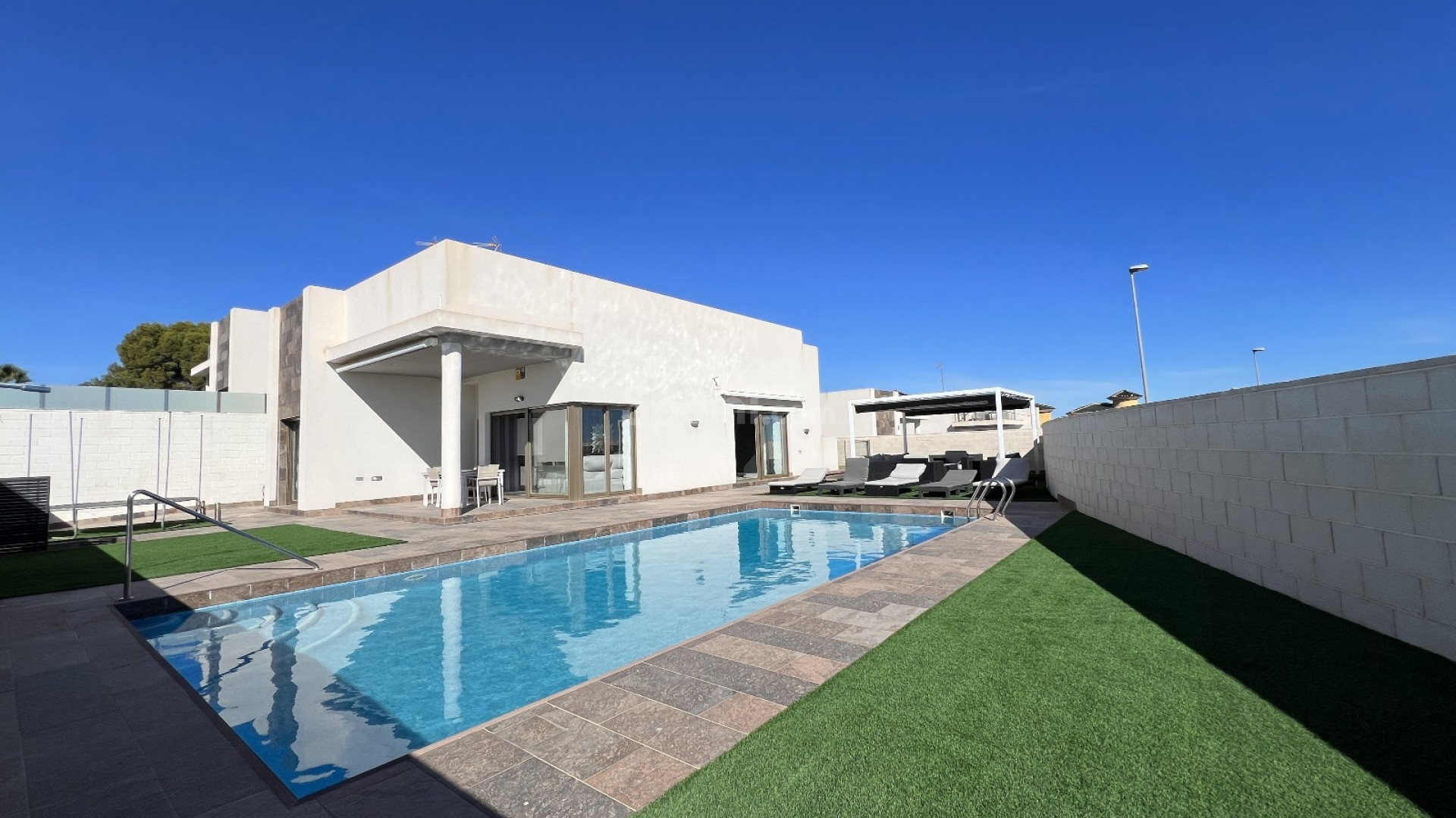 Segunda mano - Villa -
Orihuela Costa