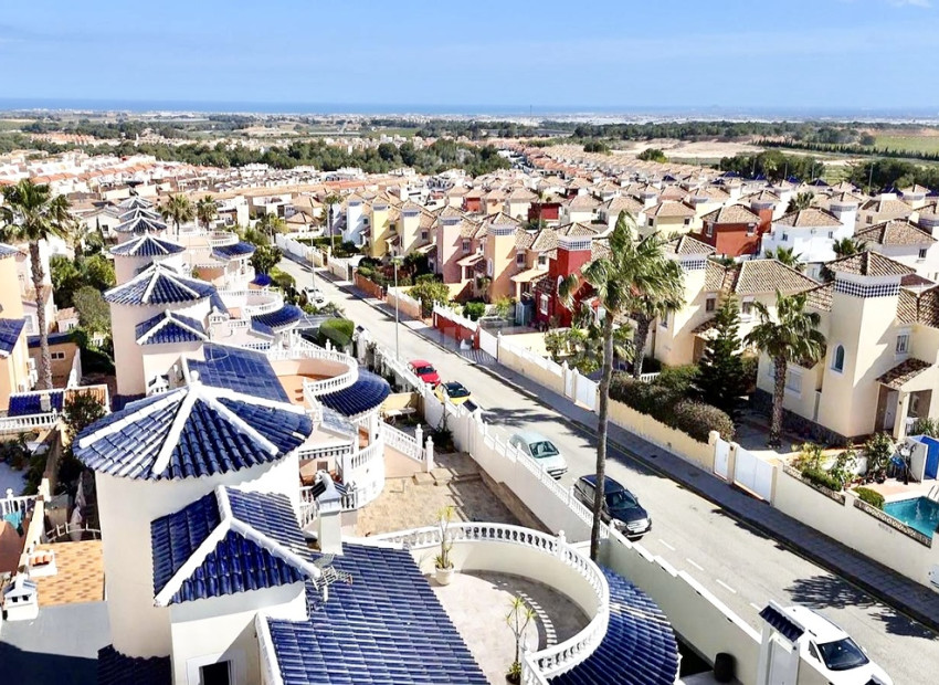 Segunda mano - Villa -
Pinar de Campoverde