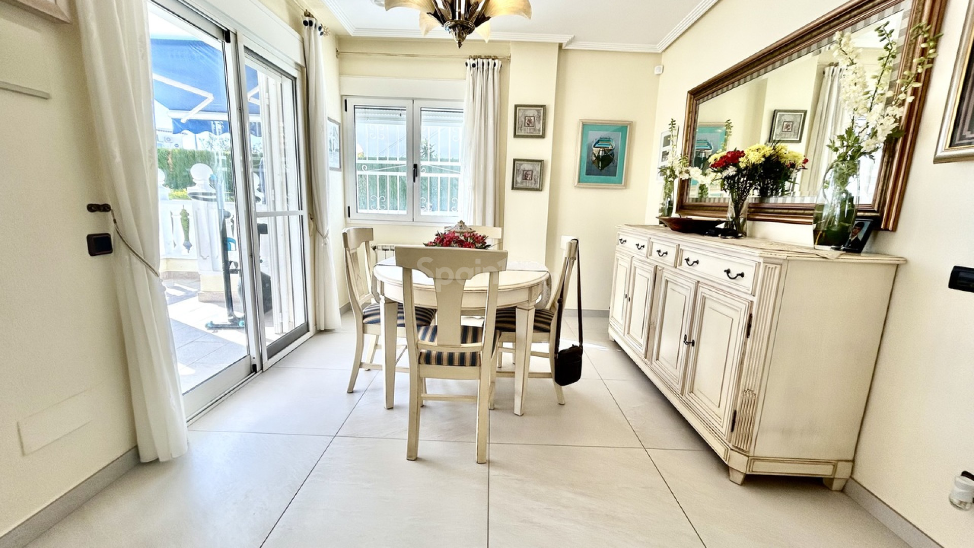 Segunda mano - Villa -
Pinar de Campoverde