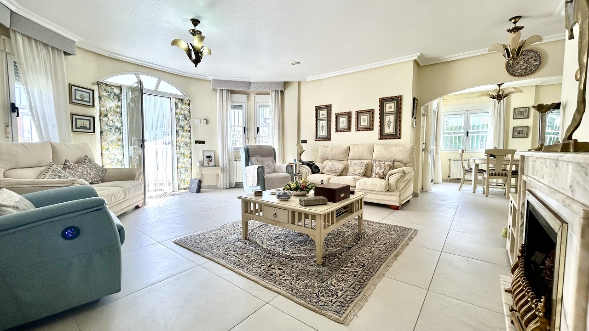 Segunda mano - Villa -
Pinar de Campoverde