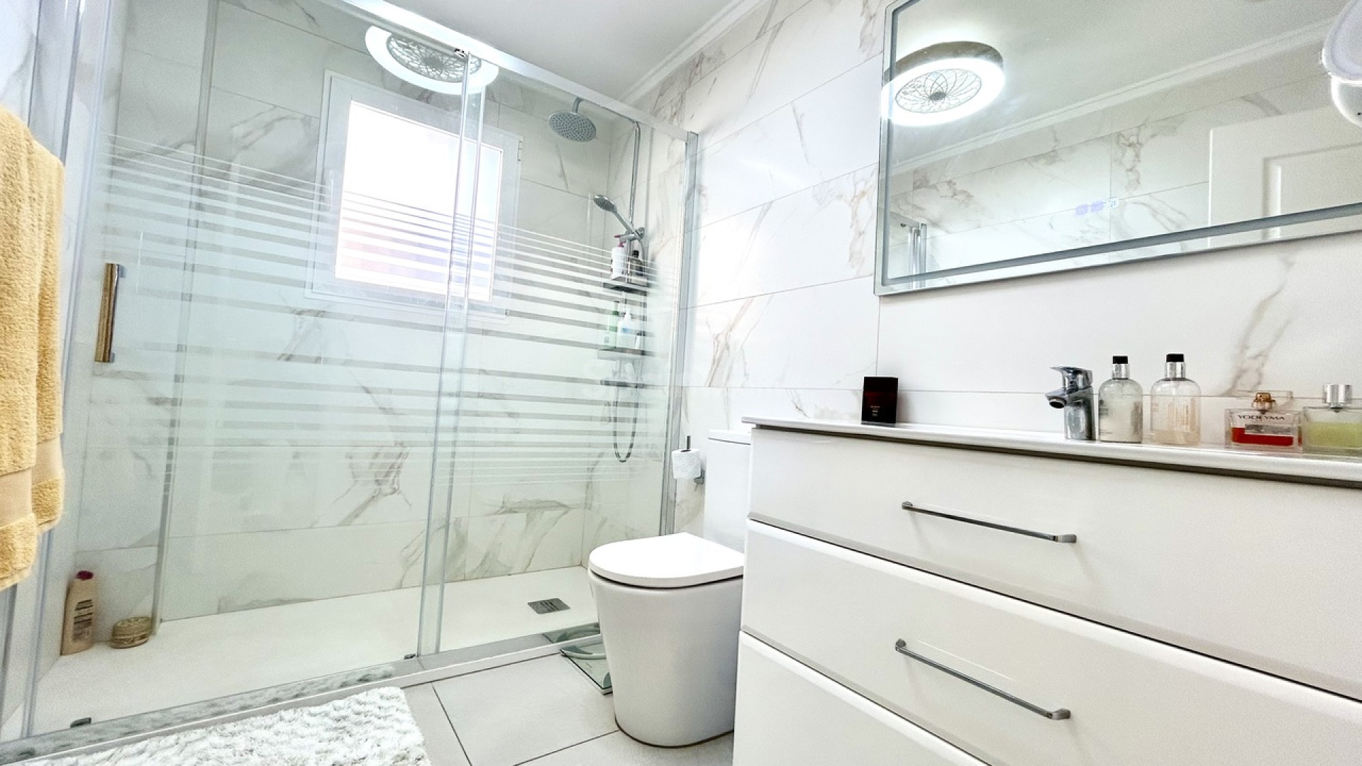 Segunda mano - Villa -
Pinar de Campoverde