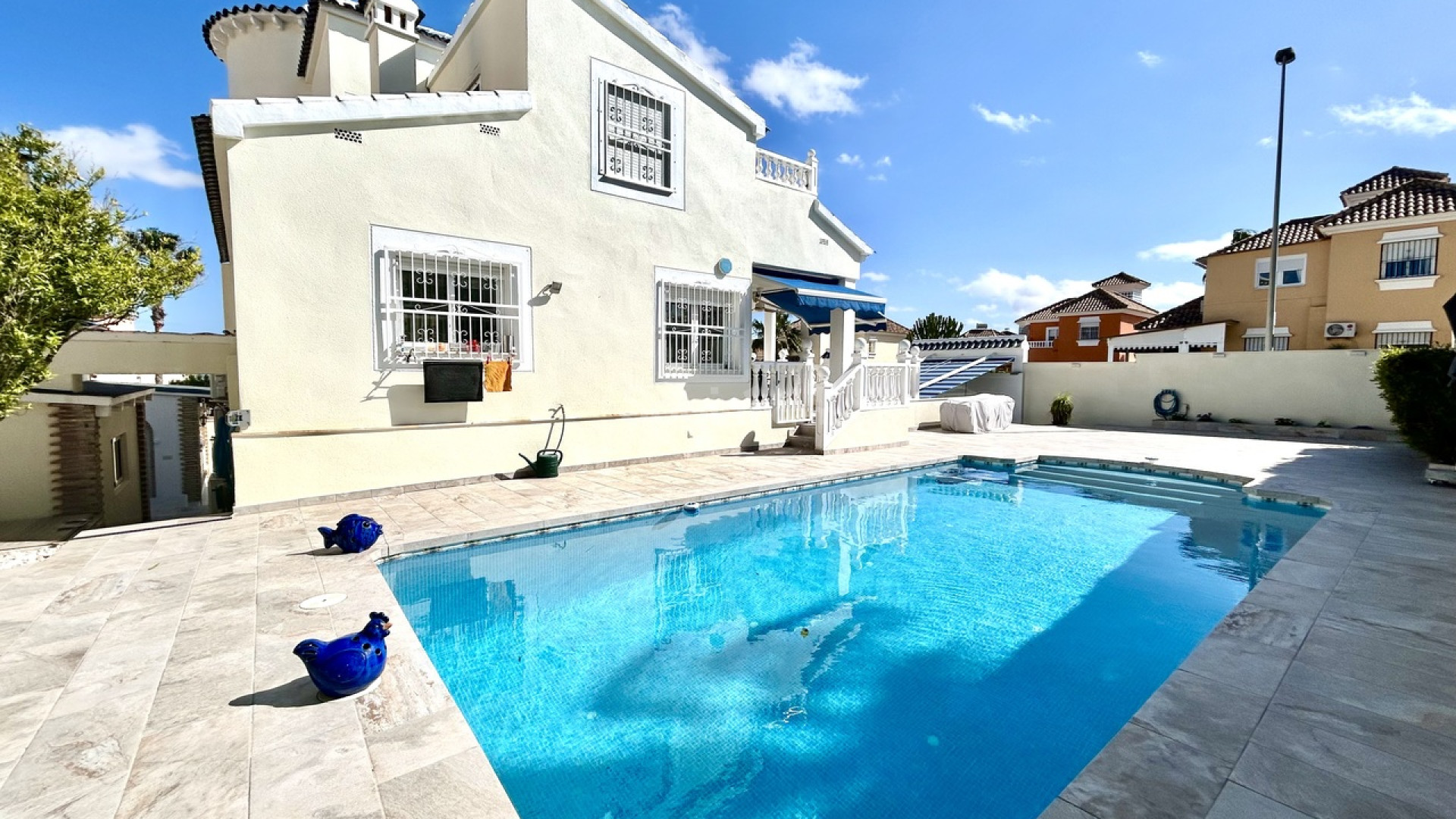 Segunda mano - Villa -
Pinar de Campoverde