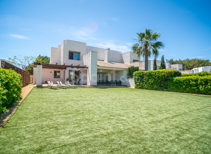 Segunda mano - Villa -
SAN MIGUEL DE SALINAS - Las Colinas Golf