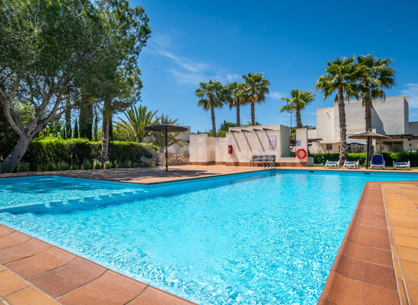 Segunda mano - Villa -
SAN MIGUEL DE SALINAS - Las Colinas Golf