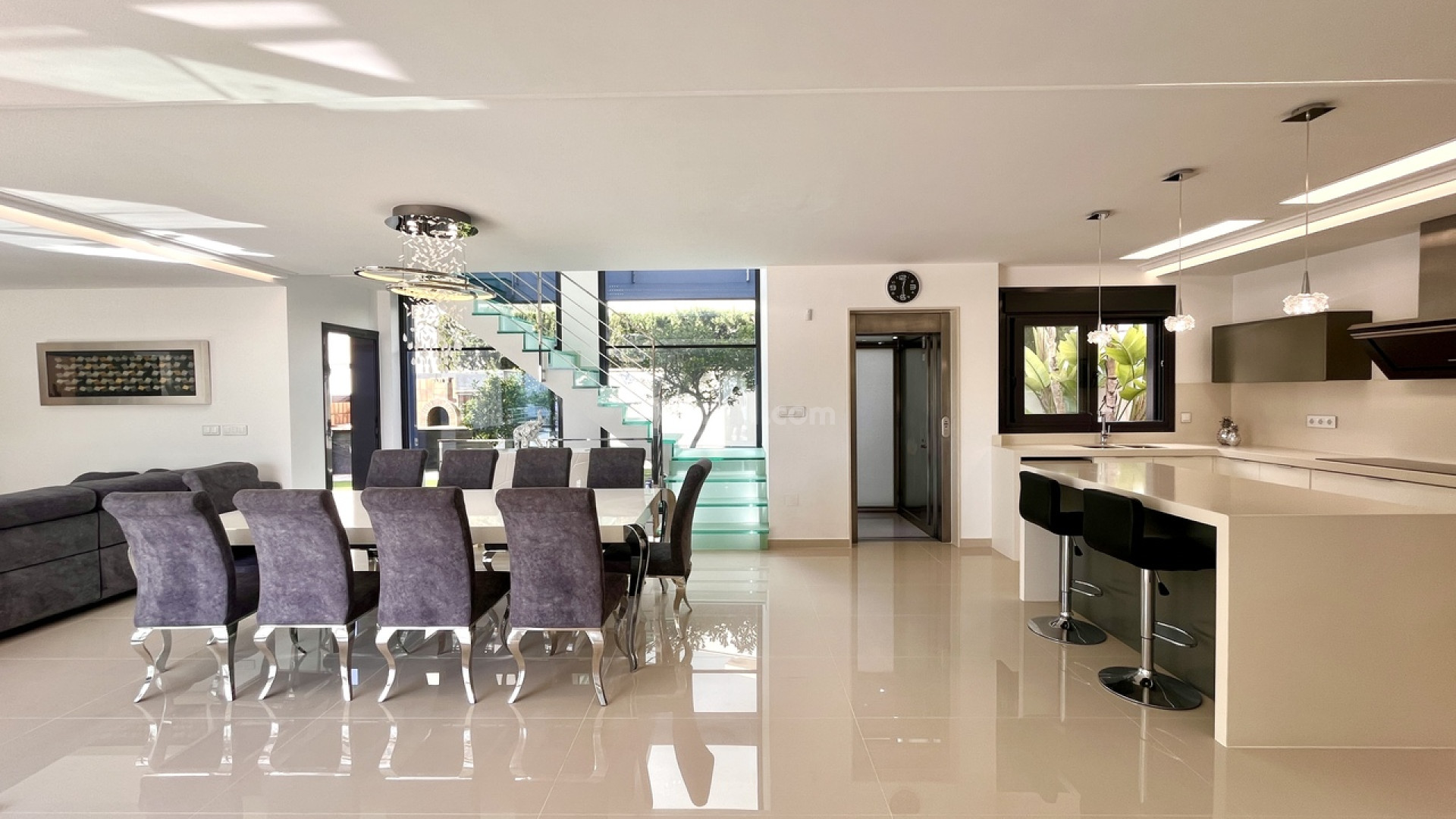 Segunda mano - Villa -
San Miguel de Salinas