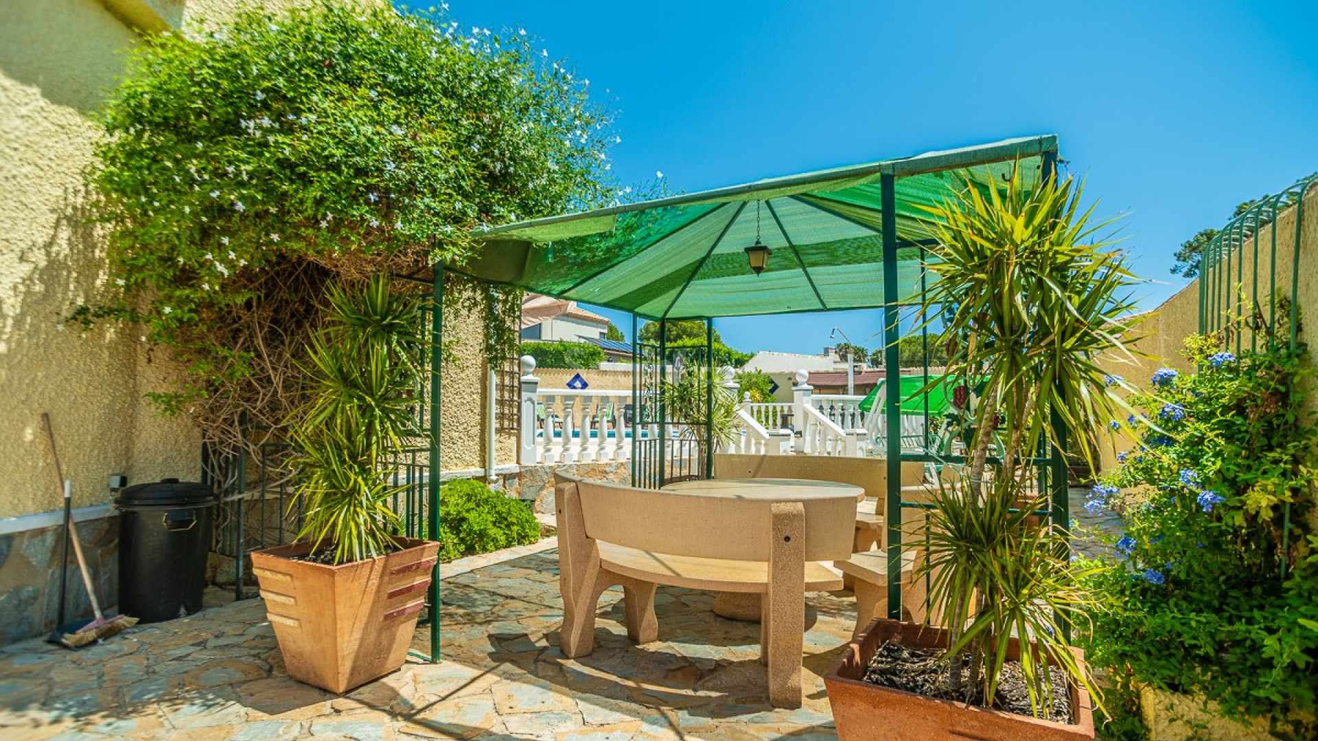 Segunda mano - Villa -
TORREVIEJA - La Siesta