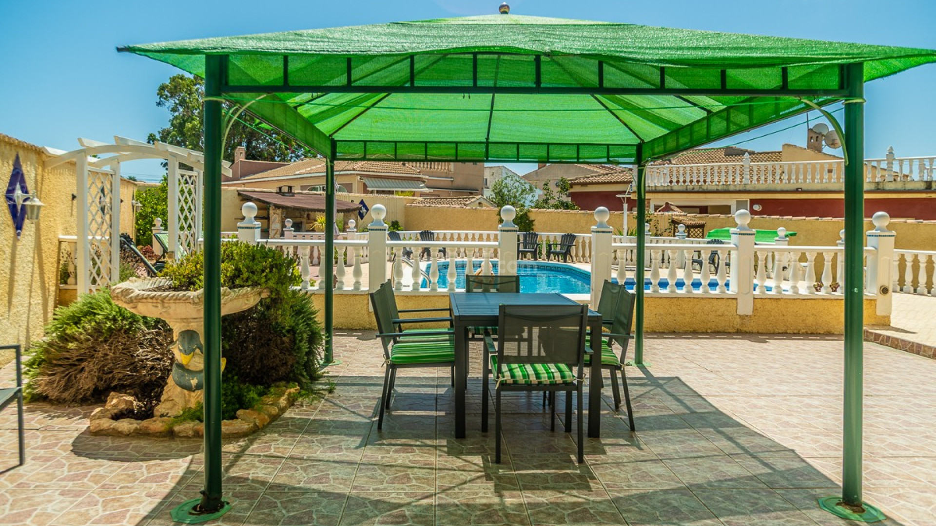 Segunda mano - Villa -
TORREVIEJA - La Siesta