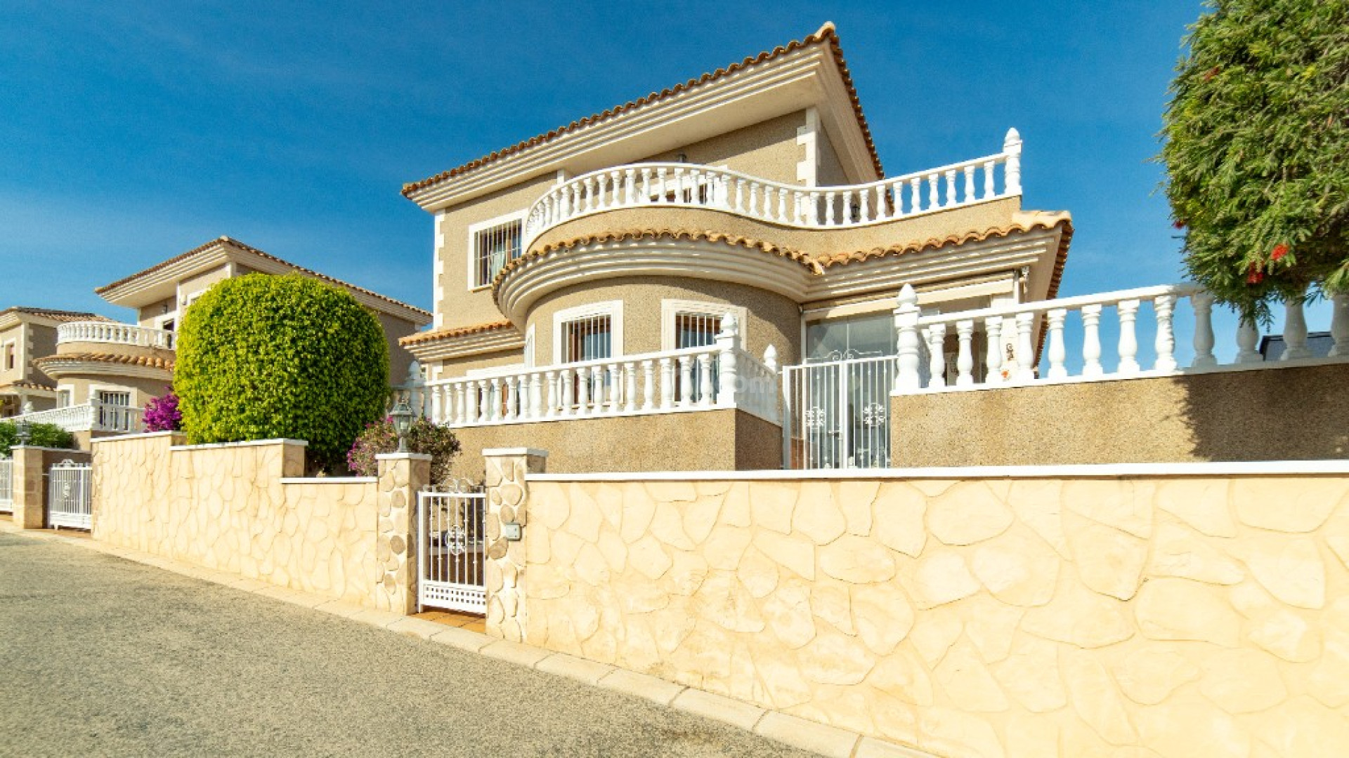 Segunda mano - Villa -
Torrevieja - Los Altos