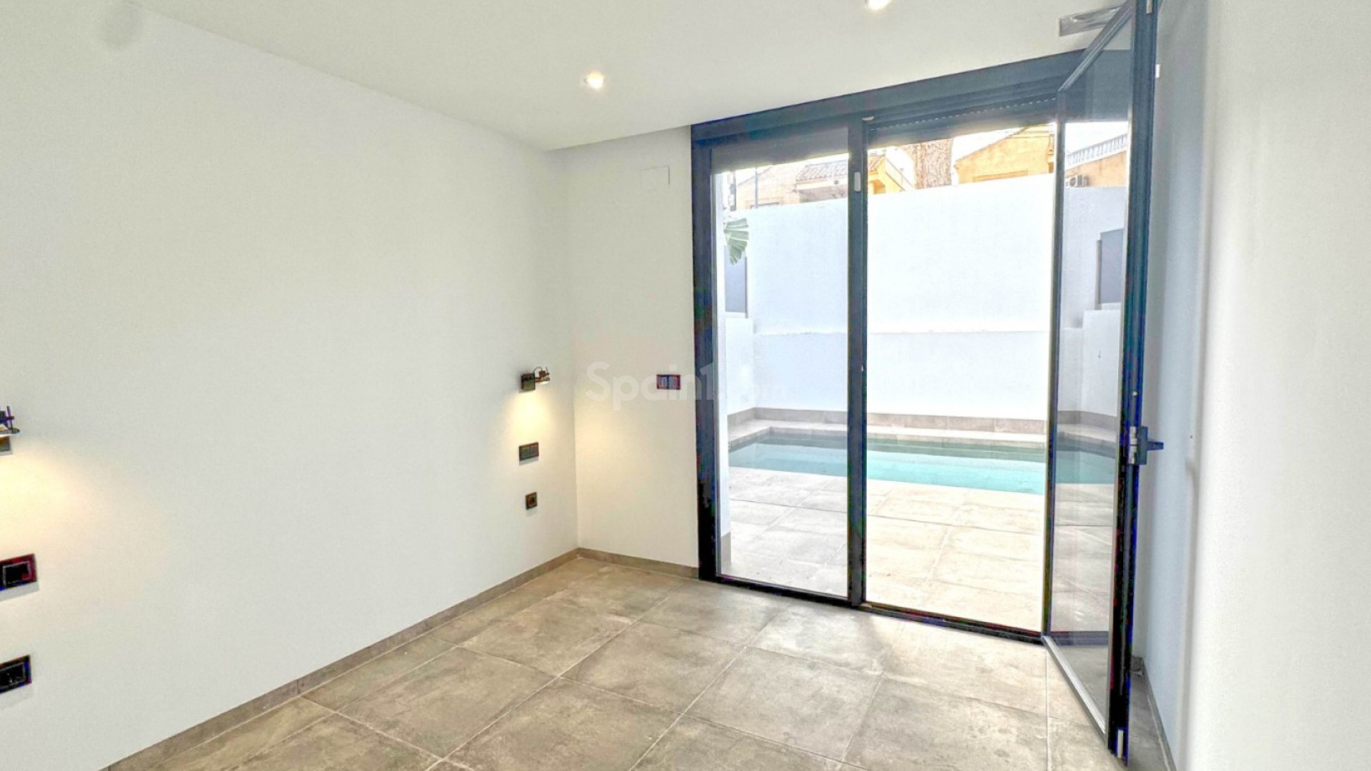 Segunda mano - Villa -
Torrevieja - Los Balcones