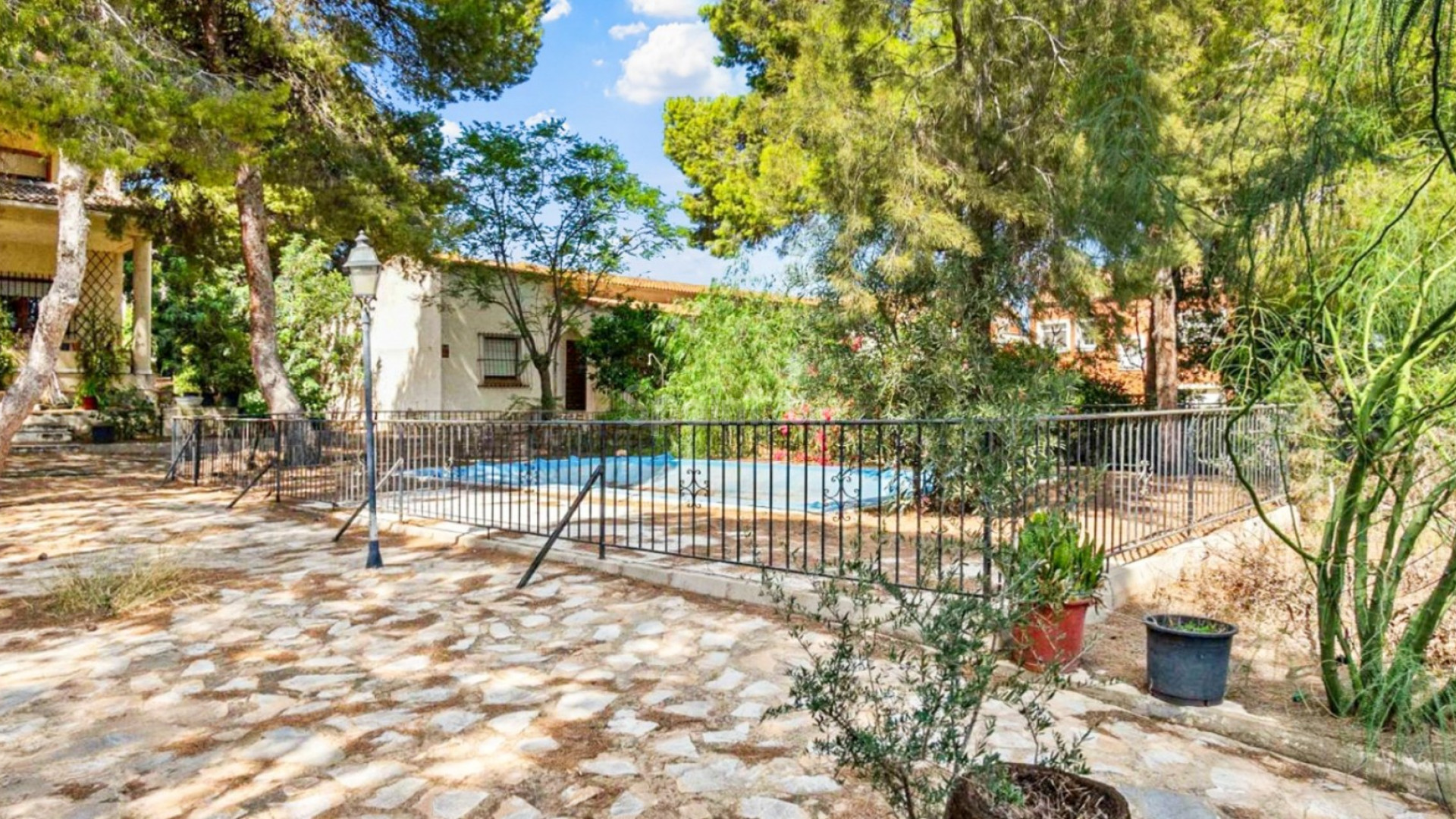 Segunda mano - Villa -
Torrevieja - Los Balcones