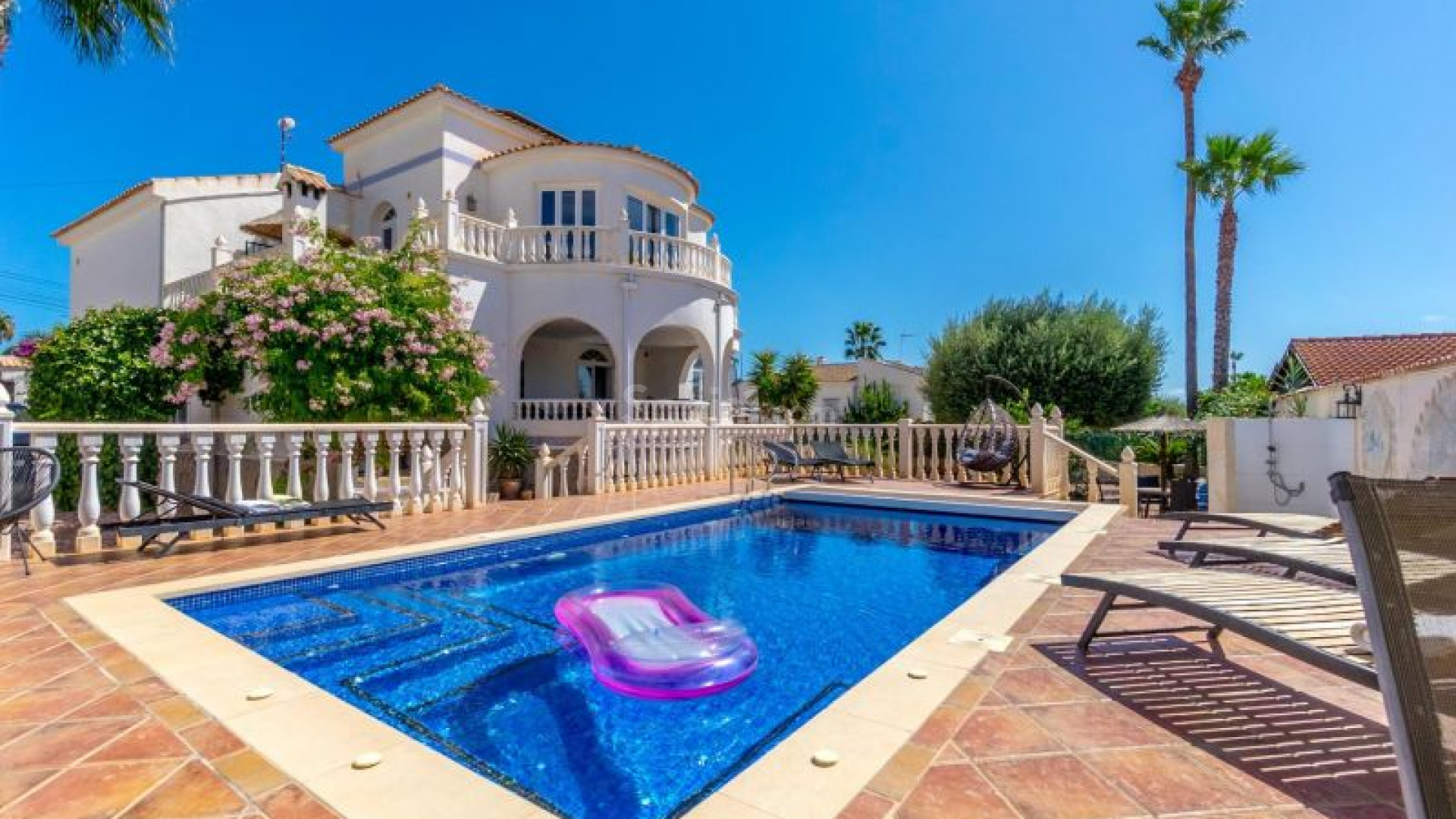 Segunda mano - Villa -
Torrevieja