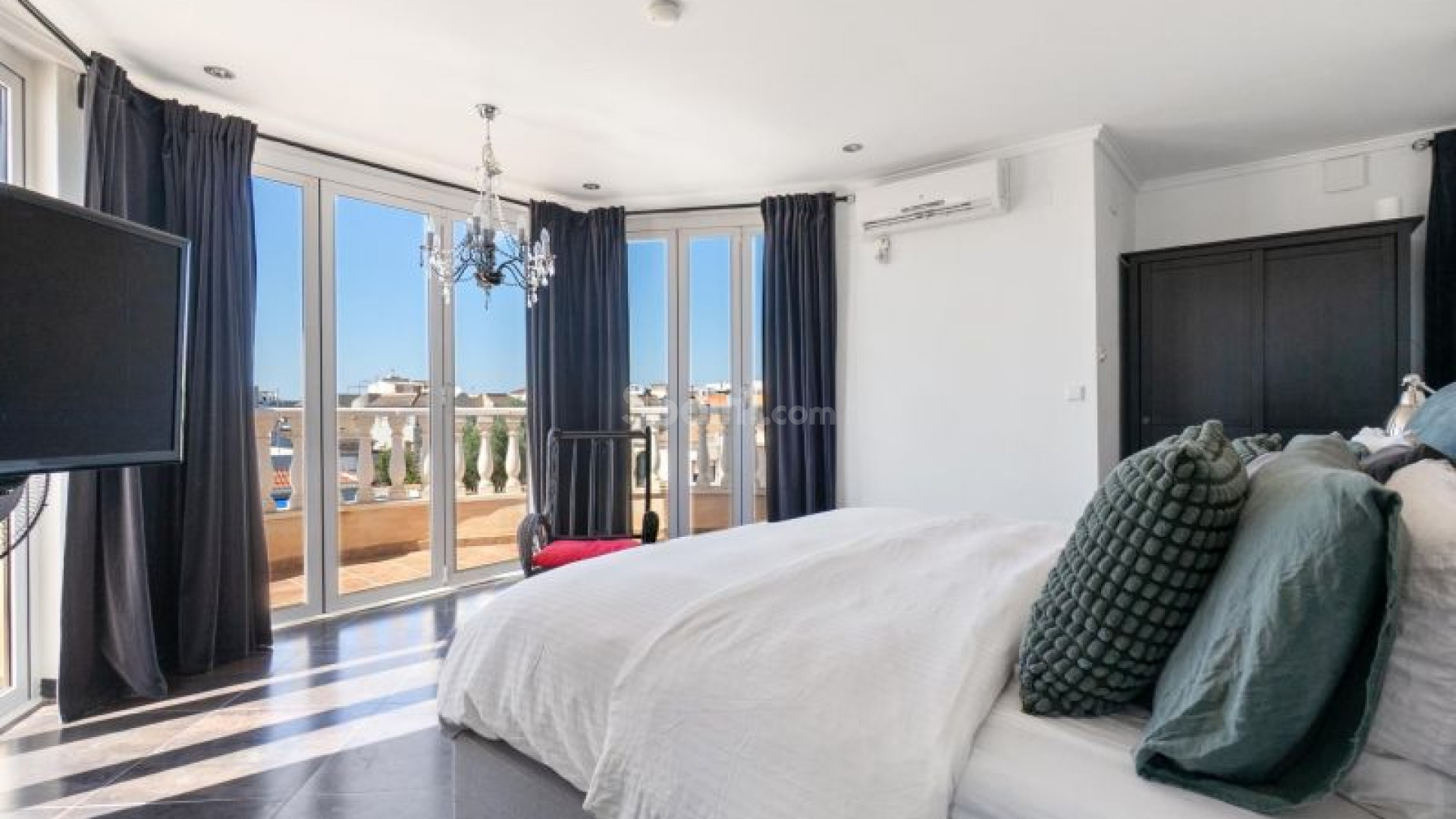 Segunda mano - Villa -
Torrevieja