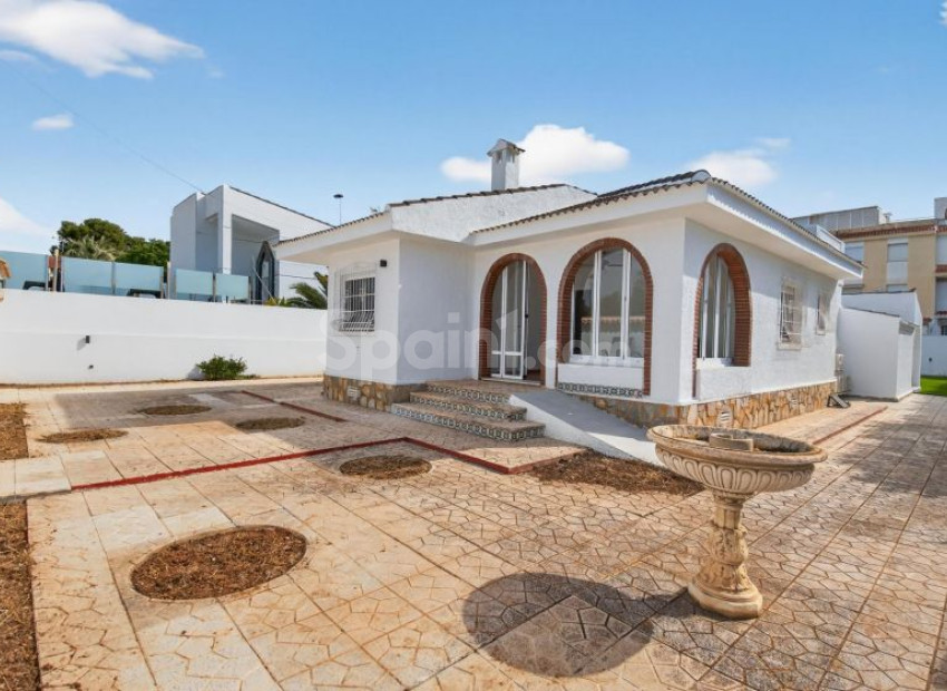 Segunda mano - Villa -
Torrevieja