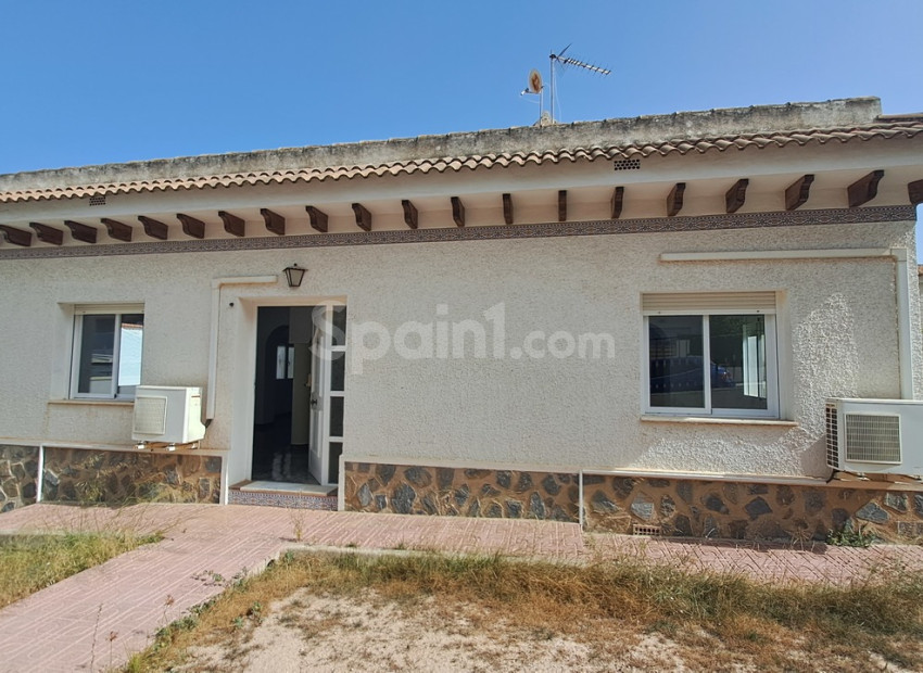 Segunda mano - Villa -
Villamartín - Villamartin