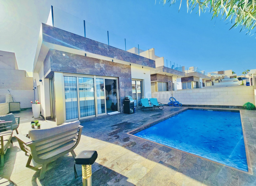 Segunda mano - Villa -
Villamartín - Villamartin