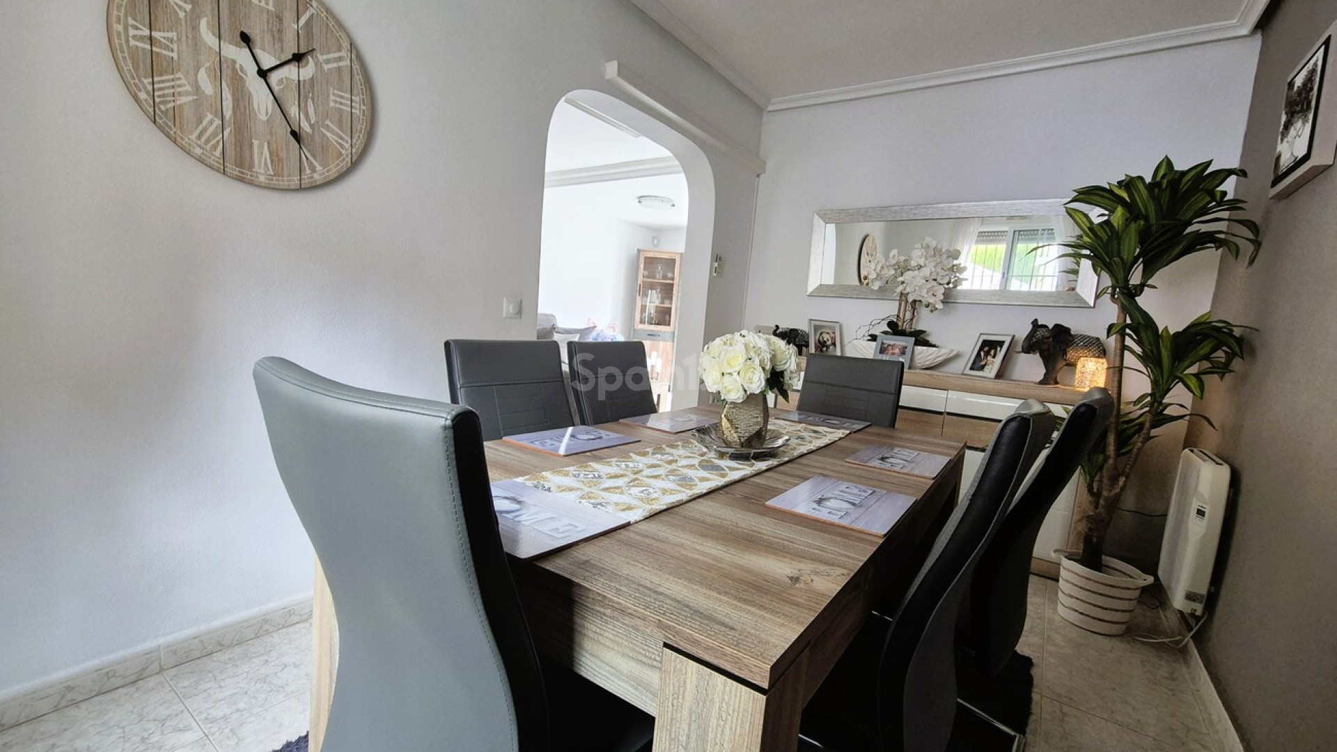 Segunda mano - Villa -
Villamartín - Villamartin