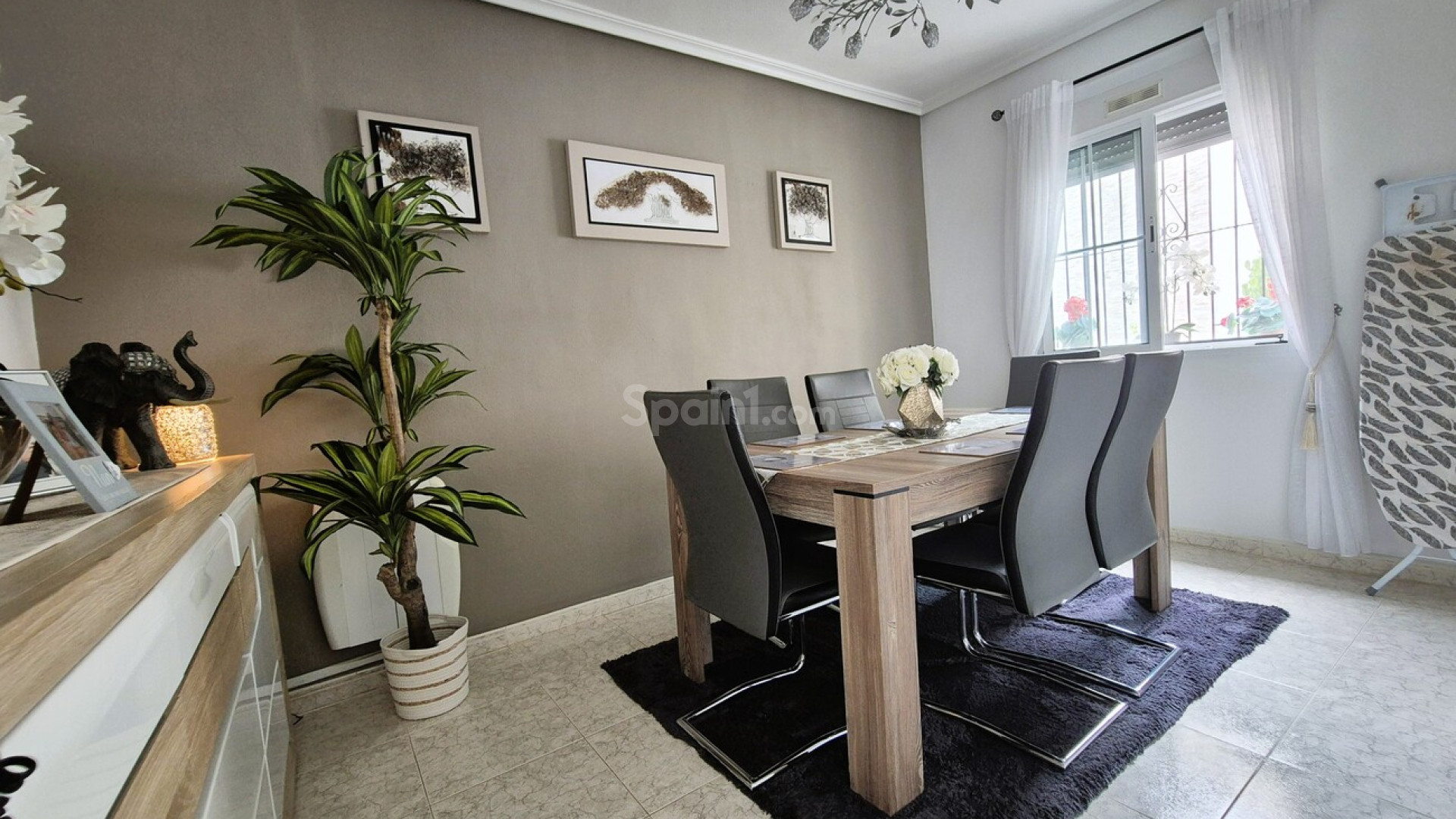 Segunda mano - Villa -
Villamartín - Villamartin