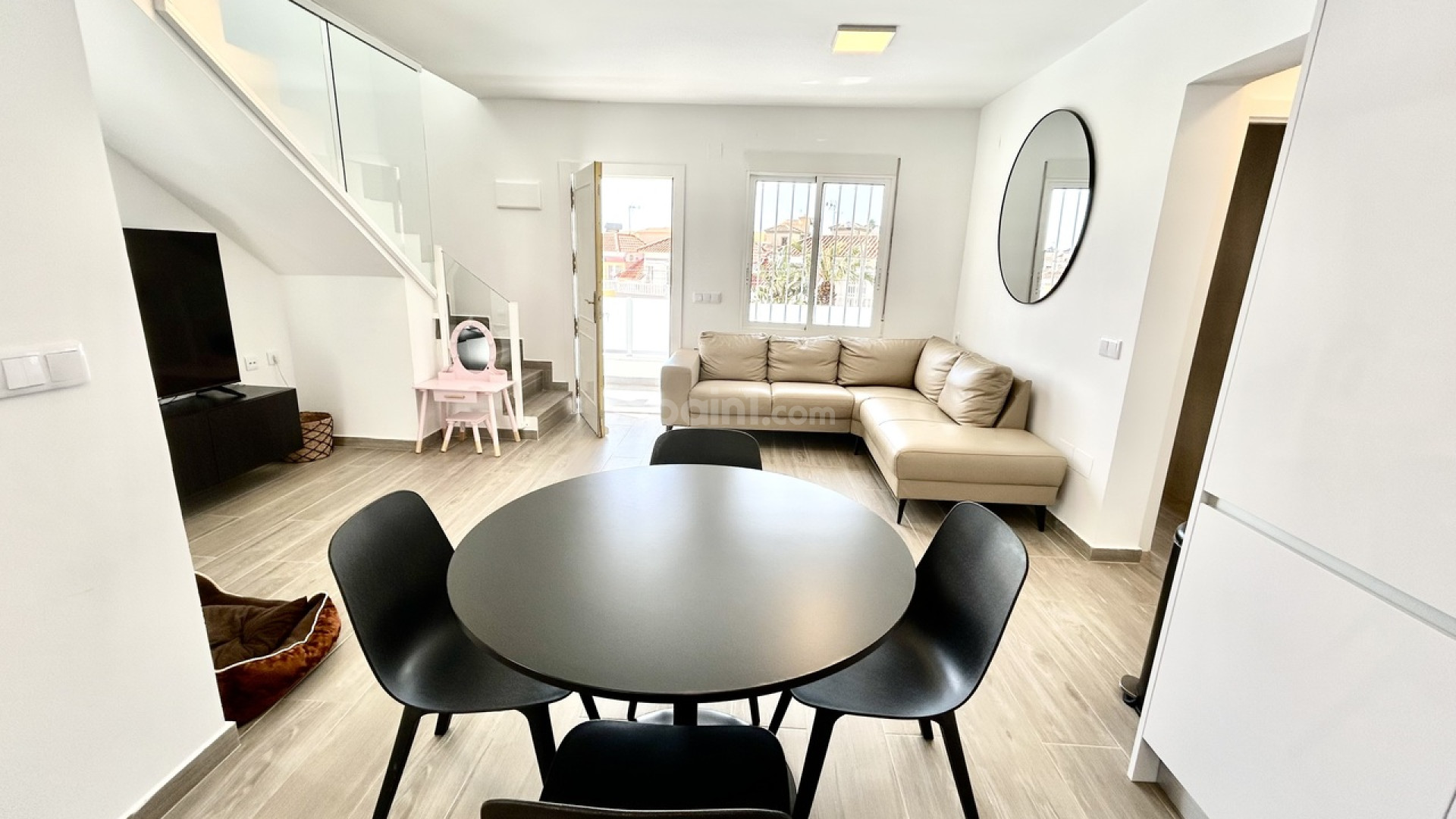 Segunda mano - Villa -
Villamartín - Villamartin