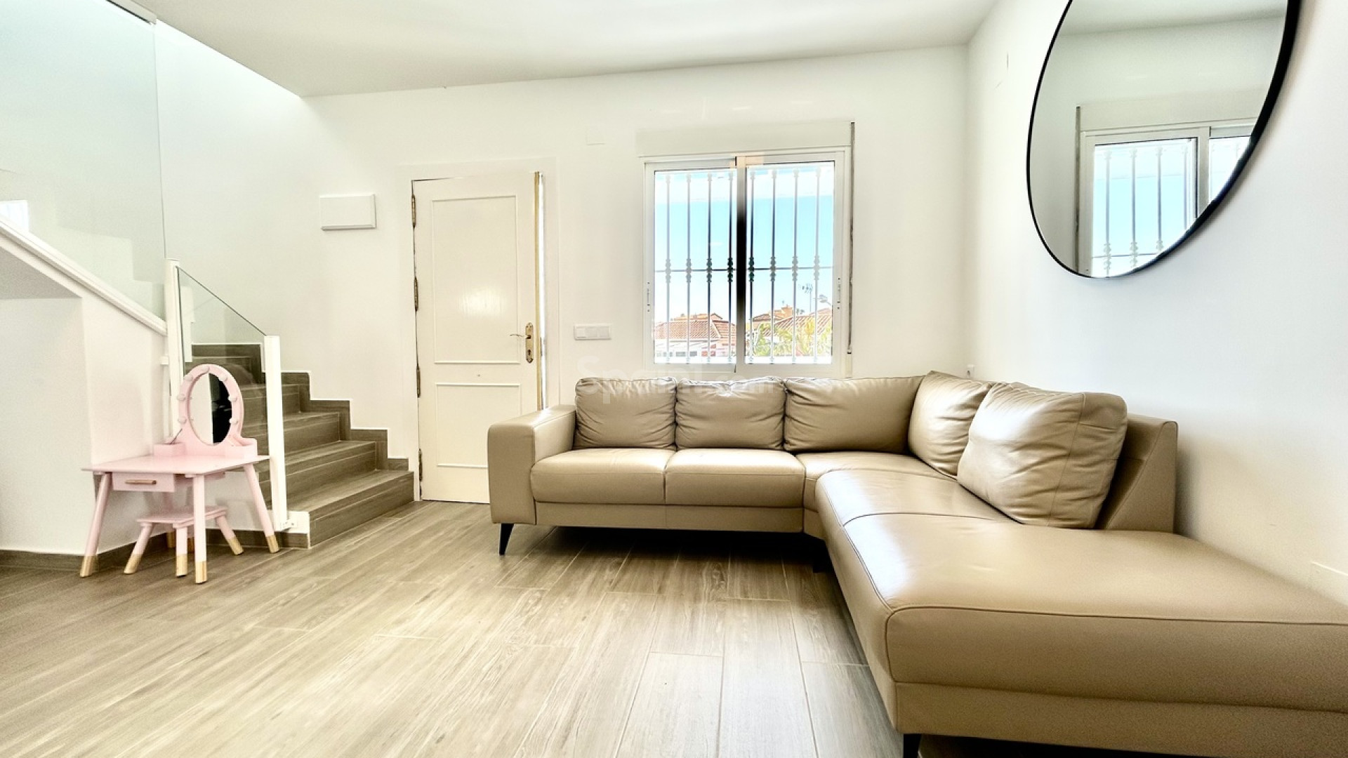 Segunda mano - Villa -
Villamartín - Villamartin