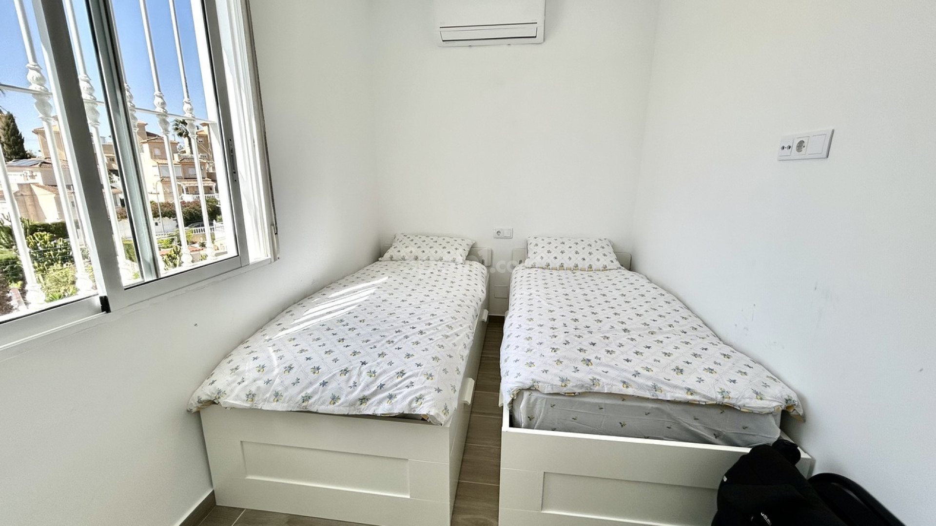 Segunda mano - Villa -
Villamartín - Villamartin