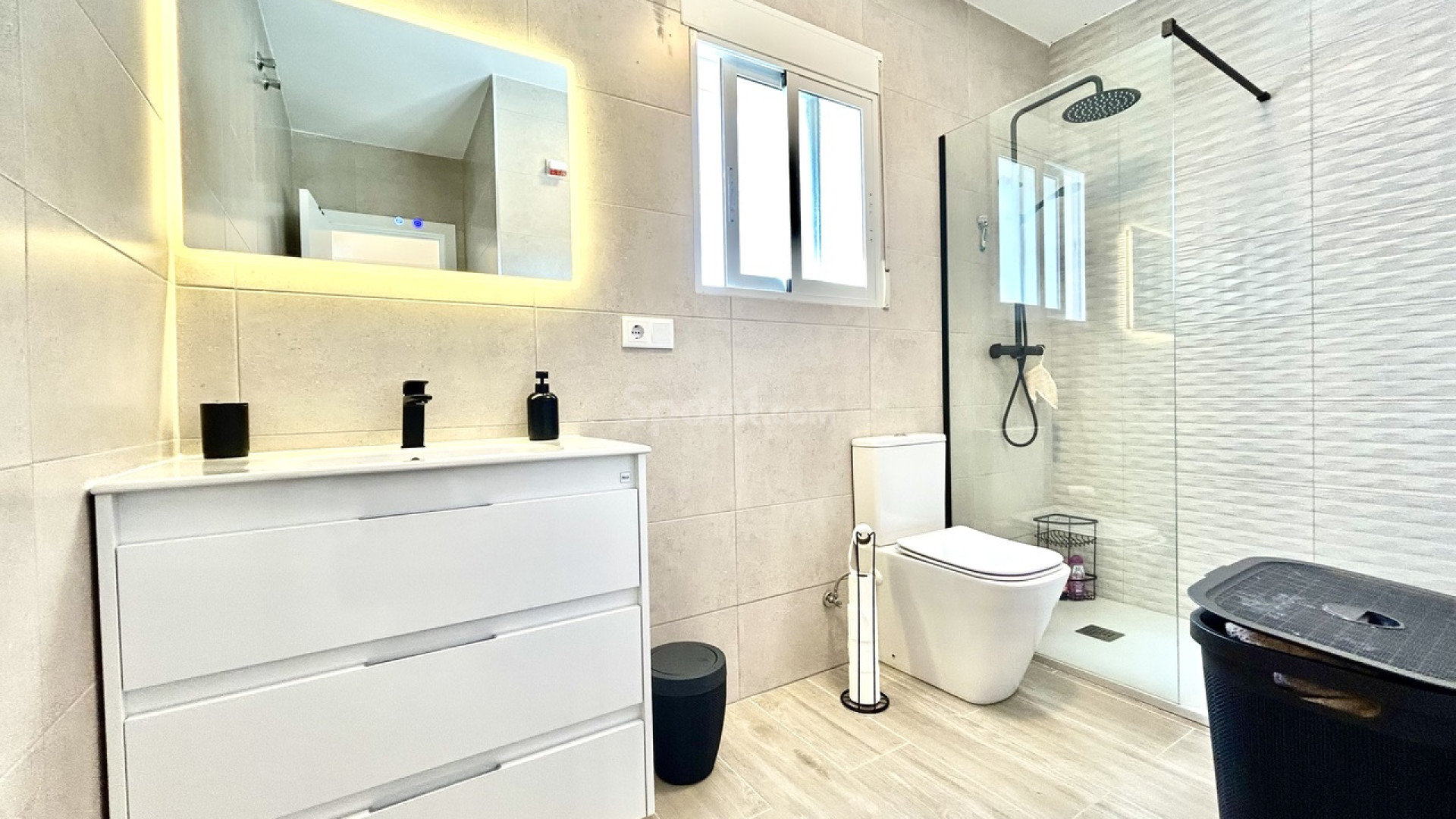 Segunda mano - Villa -
Villamartín - Villamartin