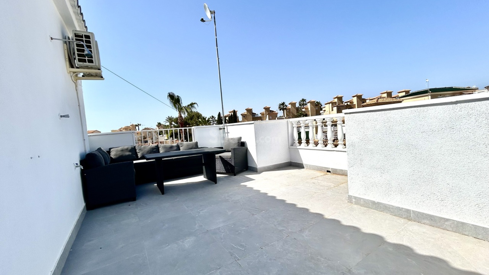 Segunda mano - Villa -
Villamartín - Villamartin