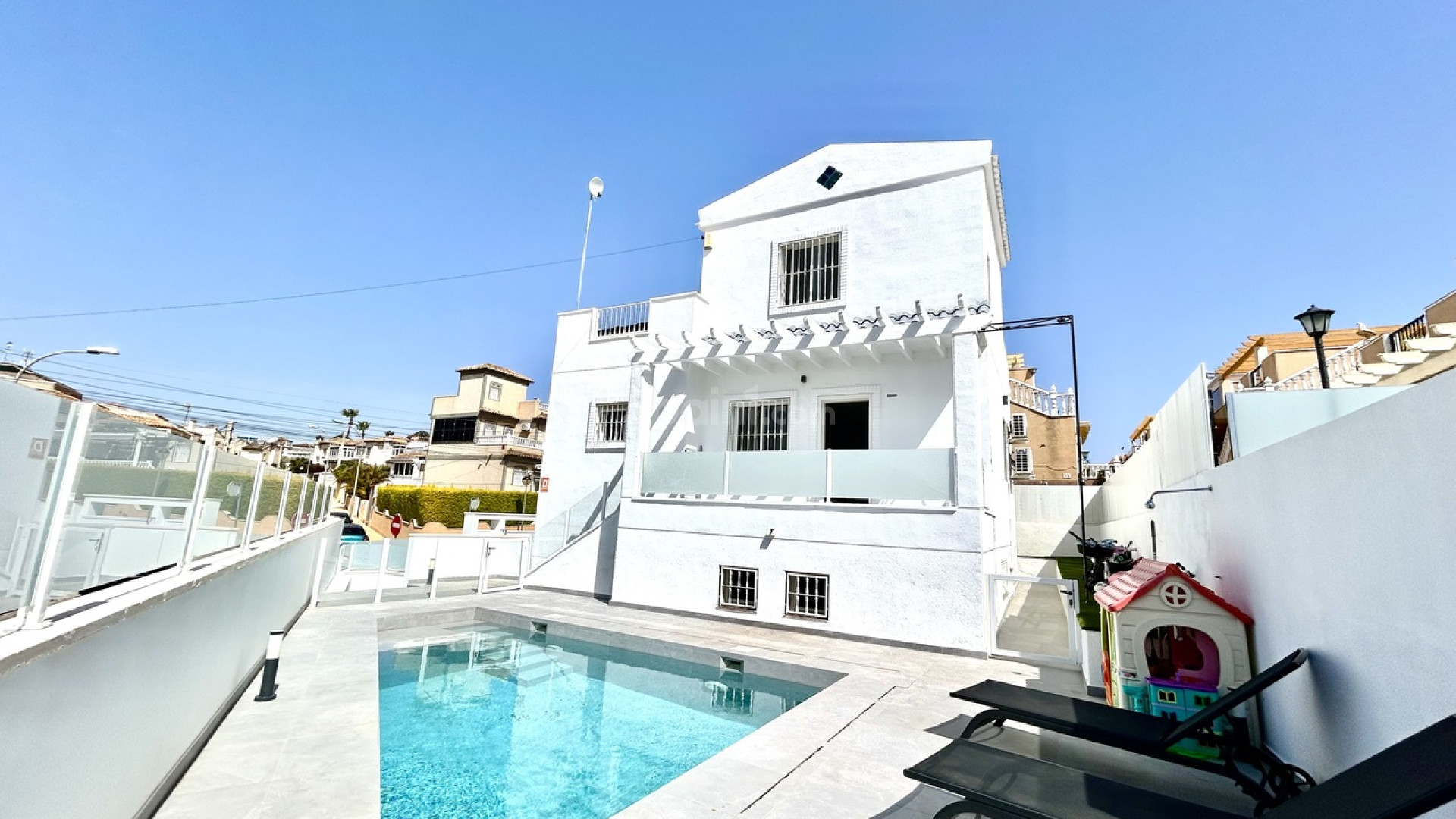 Segunda mano - Villa -
Villamartín - Villamartin