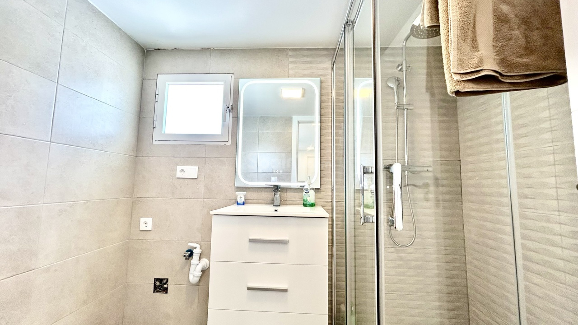 Segunda mano - Villa -
Villamartín - Villamartin