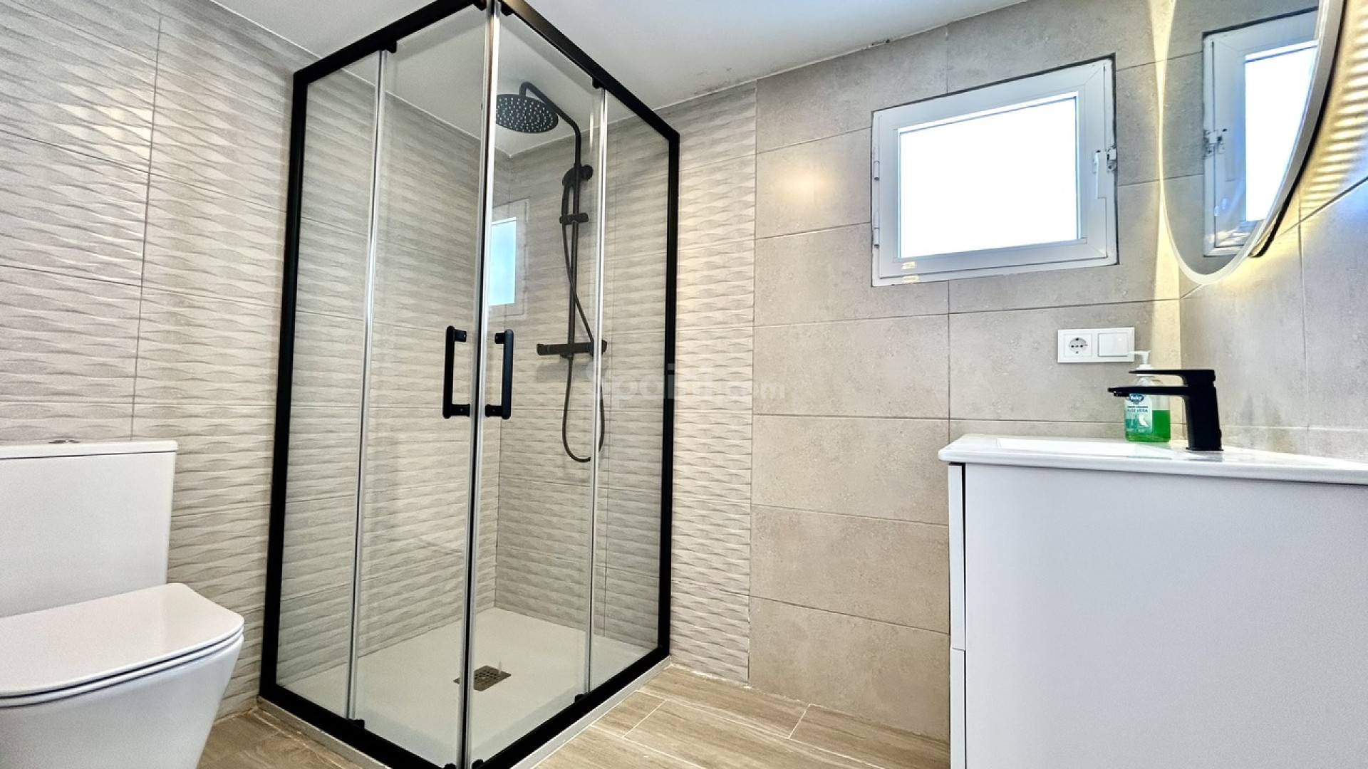 Segunda mano - Villa -
Villamartín - Villamartin