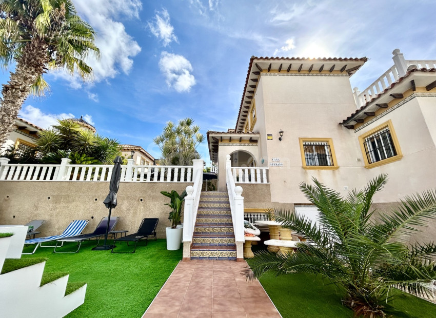Segunda mano - Villa -
Villamartín - Villamartin