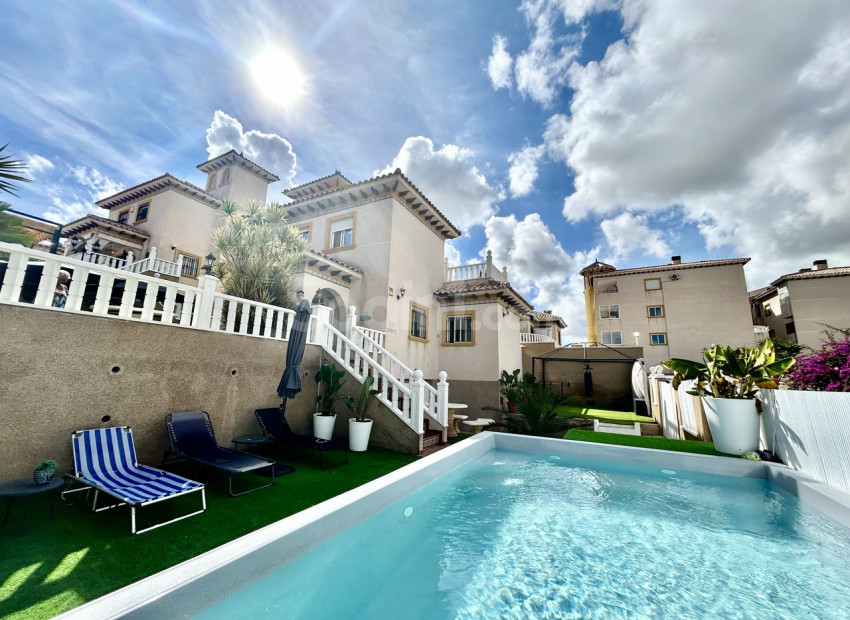Segunda mano - Villa -
Villamartín - Villamartin