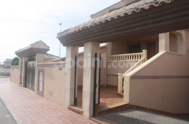 Townhouse - New Build - Torrevieja -
                Los Altos