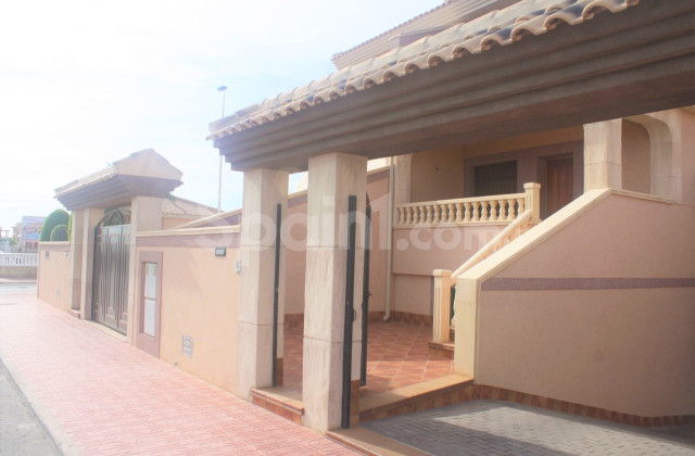 Townhouse - Resale - Los Altos - Los Altos