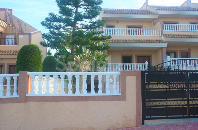 Townhouse - Resale - Los Altos - Los Altos