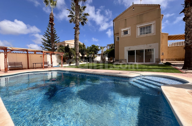 Villa - Bruktbolig - La Zenia - CO-46462