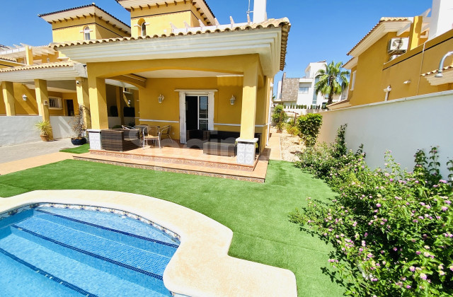 Villa - Bruktbolig - La Zenia - La Zenia