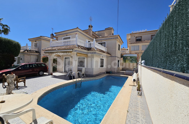 Villa - Bruktbolig - Villamartín - Villamartin