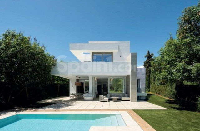 Villa - Nueva construcción  - Estepona - Paraiso Alto