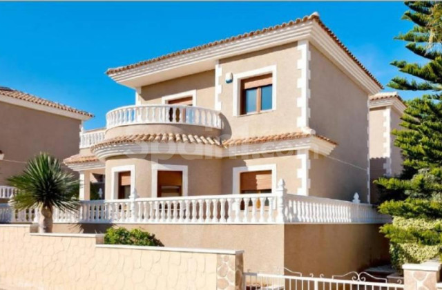 Villa - Nueva construcción  - Torrevieja - Los Altos